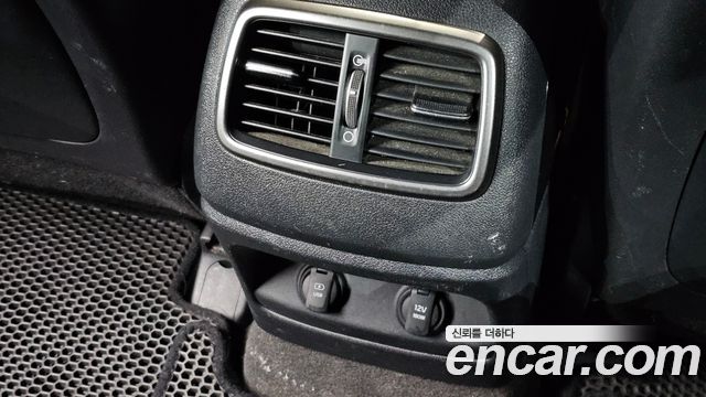 Kia Sorento 2015 — photo 31