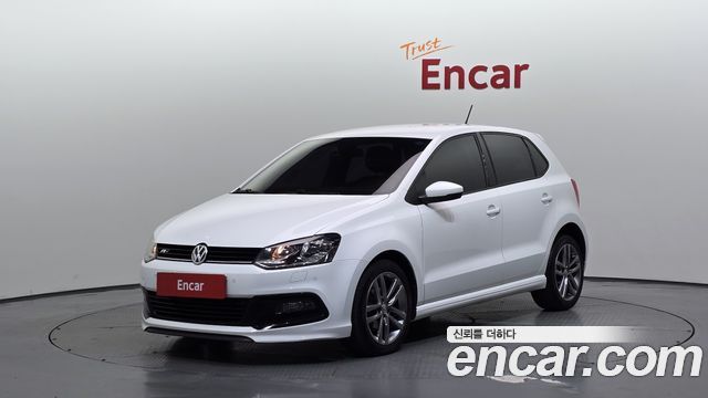 Volkswagen Polo 2015 — photo 1