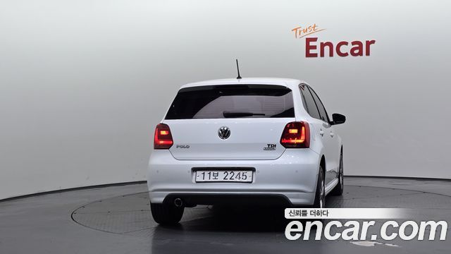 Volkswagen Polo 2015 — photo 4