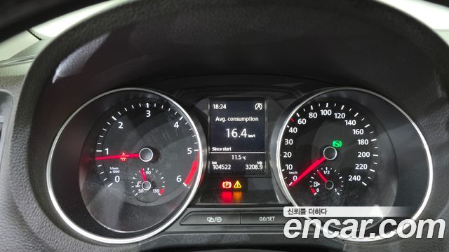 Volkswagen Polo 2015 — photo 8