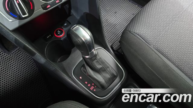 Volkswagen Polo 2015 — photo 9