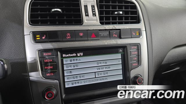 Volkswagen Polo 2015 — photo 14