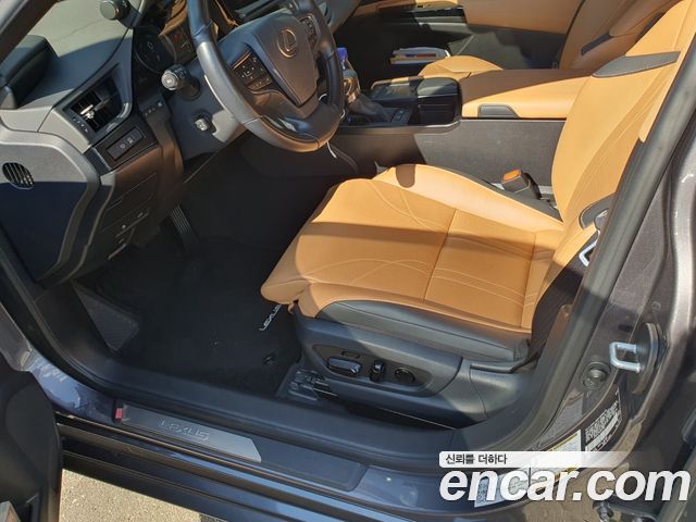 Lexus ES 2022 — photo 15