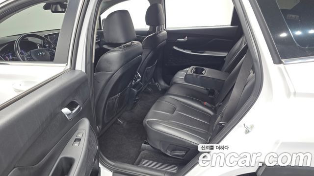 Hyundai Santafe 2019 — photo 18