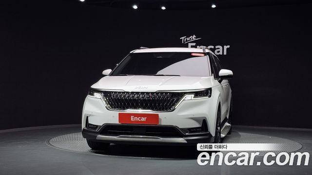 Kia Canival 2023 — photo 3