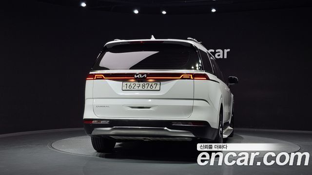 Kia Canival 2023 — photo 4