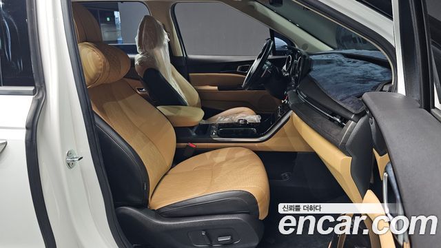 Kia Canival 2023 — photo 17
