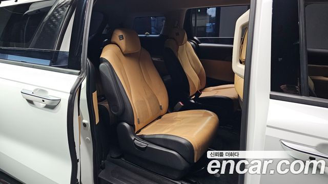 Kia Canival 2023 — photo 18