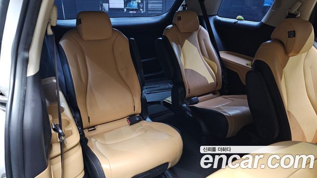 Kia Canival 2023 — photo 19