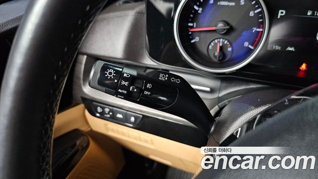Kia Canival 2023 — photo 24