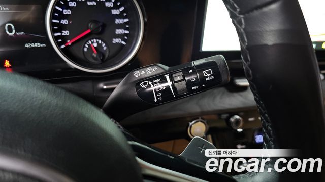 Kia Canival 2023 — photo 25
