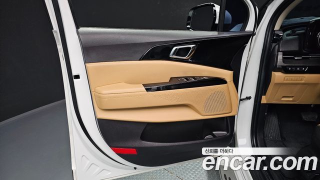 Kia Canival 2023 — photo 14