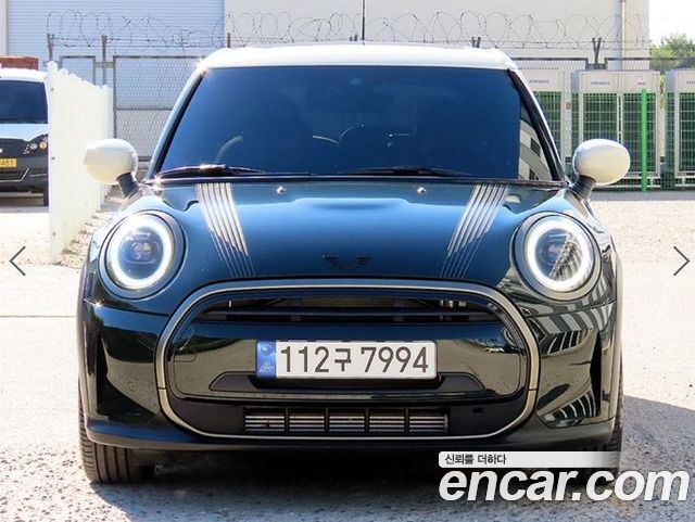 Mini Cooper 2023 — photo 1
