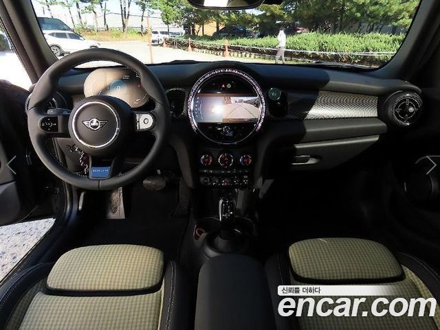 Mini Cooper 2023 — photo 7