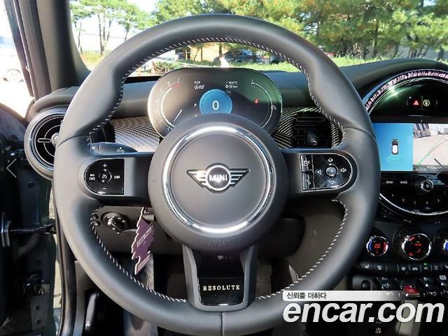 Mini Cooper 2023 — photo 8