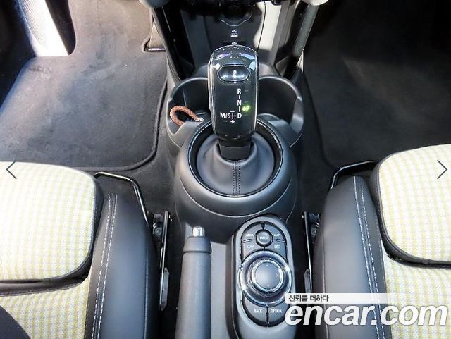 Mini Cooper 2023 — photo 10