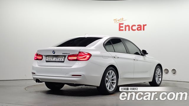 BMW 3-Series 2018 — photo 2