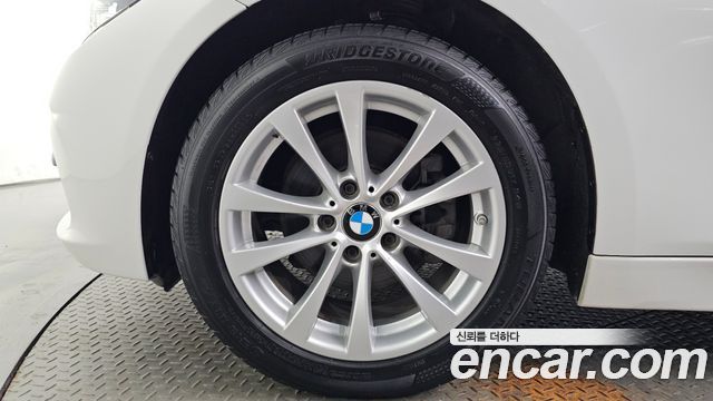 BMW 3-Series 2018 — photo 5
