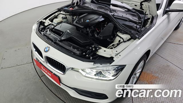 BMW 3-Series 2018 — photo 6