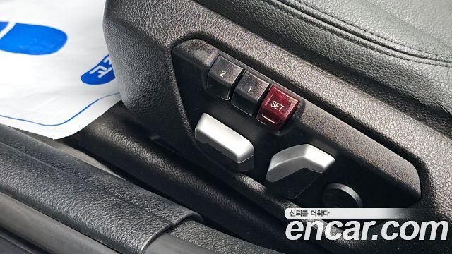 BMW 3-Series 2018 — photo 20