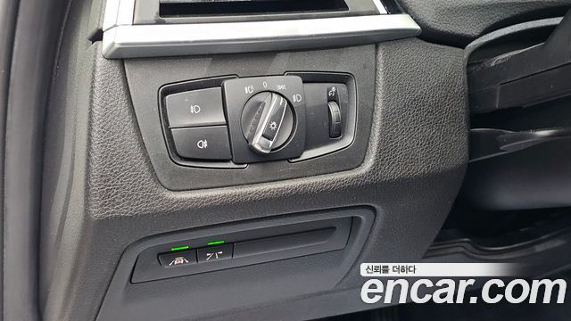 BMW 3-Series 2018 — photo 21