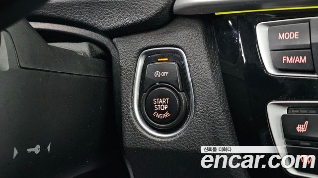 BMW 3-Series 2018 — photo 24