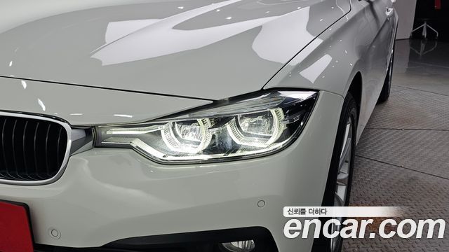BMW 3-Series 2018 — photo 8