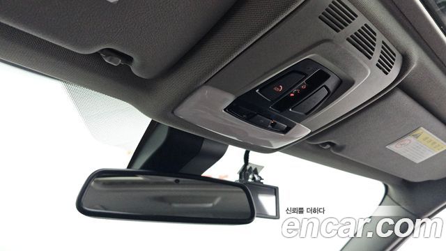 BMW 3-Series 2018 — photo 29