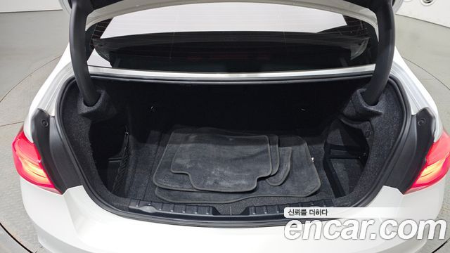 BMW 3-Series 2018 — photo 32