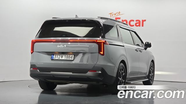 Kia Canival 2024 — photo 2