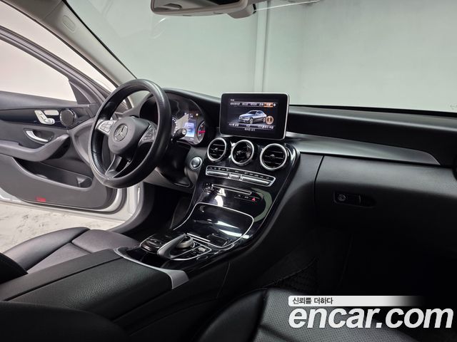 Mercedes-Benz C-Class 2017 — photo 7