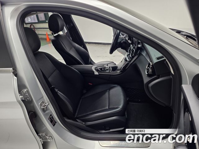 Mercedes-Benz C-Class 2017 — photo 11