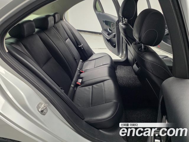 Mercedes-Benz C-Class 2017 — photo 12