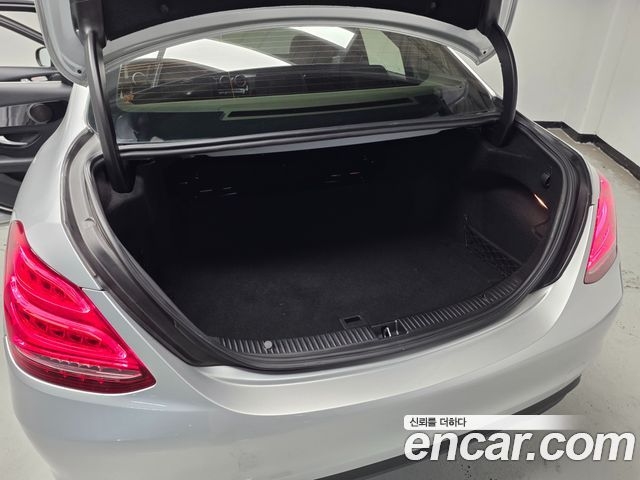 Mercedes-Benz C-Class 2017 — photo 19