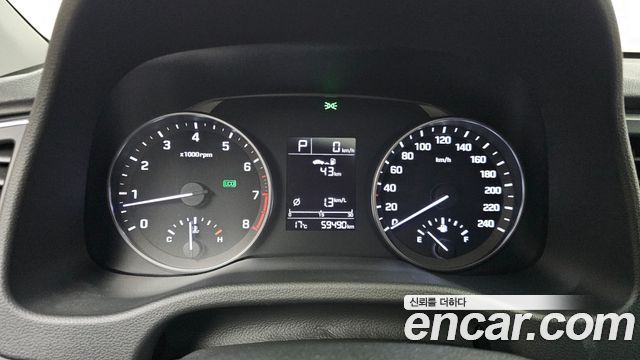 Hyundai AVANTE 2016 — photo 11
