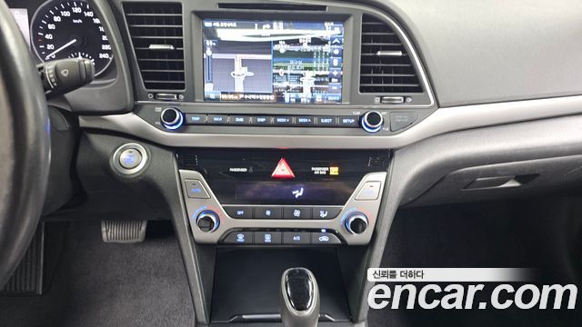 Hyundai AVANTE 2016 — photo 19