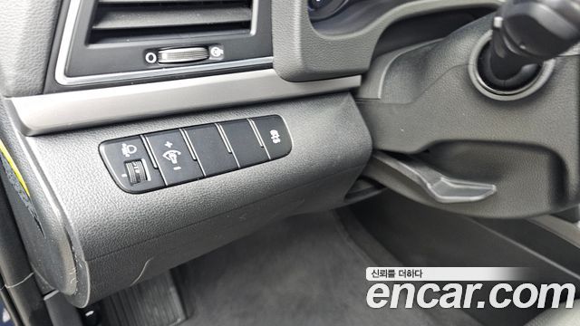 Hyundai AVANTE 2016 — photo 25