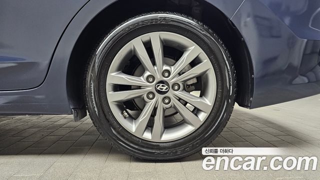 Hyundai AVANTE 2016 — photo 7