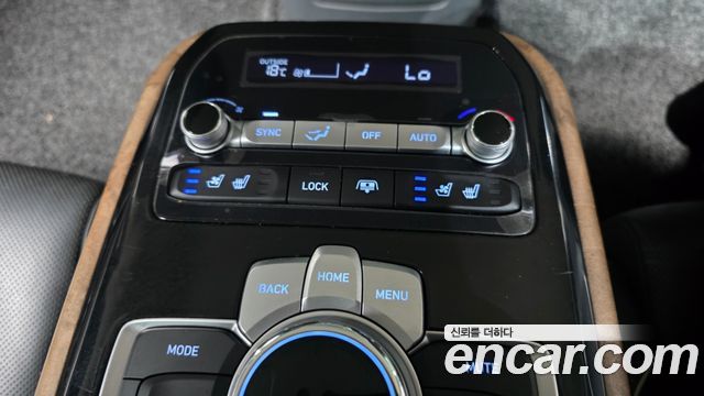Genesis G90 2019 — photo 19