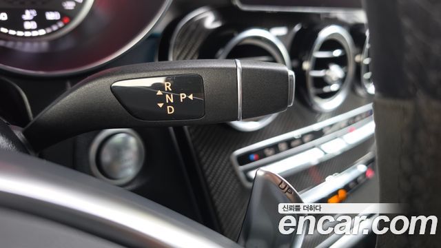 Mercedes-Benz GLC-Class 2017 — photo 19
