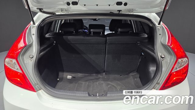 Hyundai Accent 2016 — photo 20