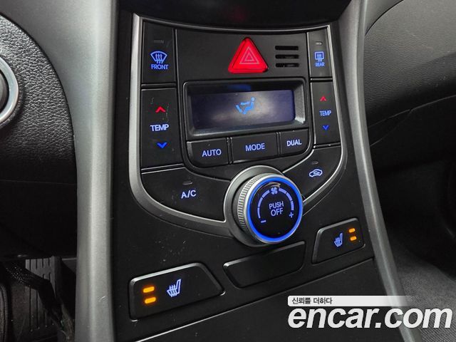 Hyundai AVANTE 2014 — photo 14