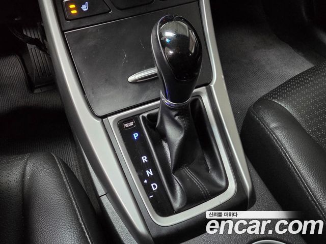 Hyundai AVANTE 2014 — photo 15