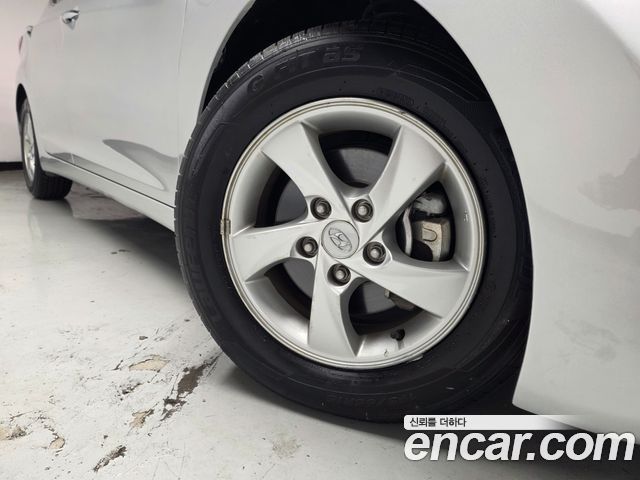 Hyundai AVANTE 2014 — photo 19