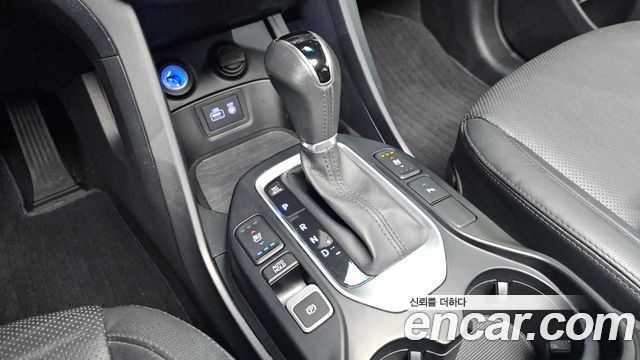 Hyundai Santafe 2016 — photo 9