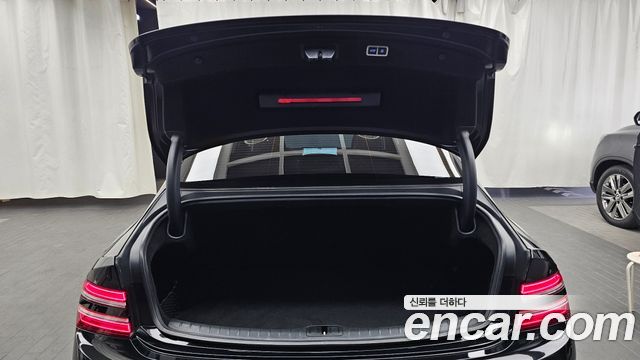 Genesis G80 2022 — photo 24