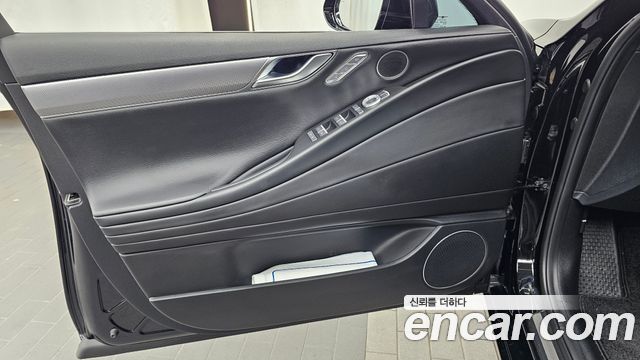 Genesis G80 2022 — photo 14