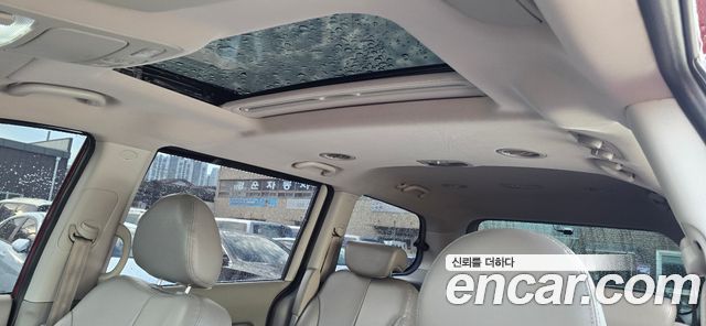 Kia Canival 2012 — photo 6