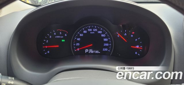 Kia Canival 2012 — photo 8