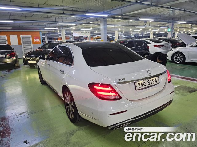 Mercedes-Benz E-Class 2019 — photo 2